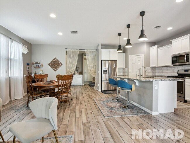 Foto del edificio - 3 Bedroom Single Family Home in Phoenix