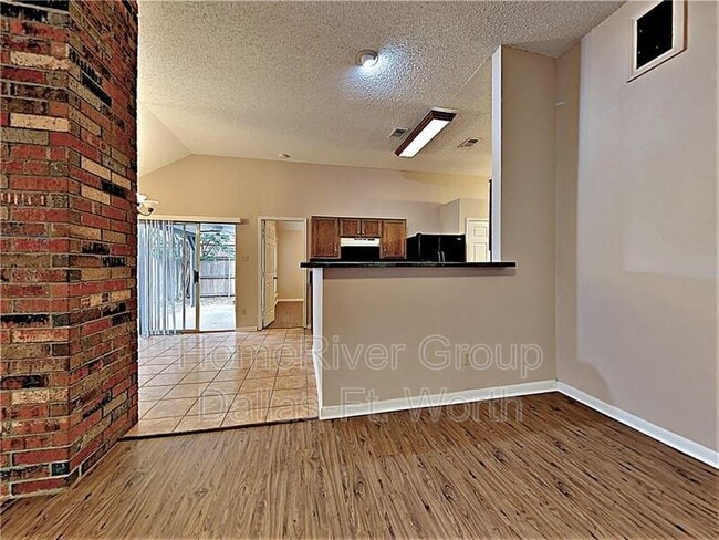 Building Photo - 1112 Kit Ln