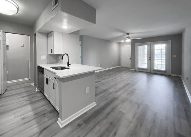 Building Photo - Cypress Grand