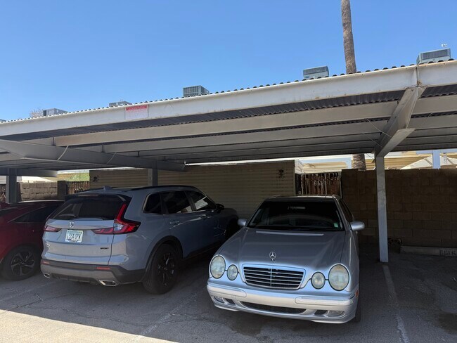 Foto del edificio - 6618 S McAllister Ave