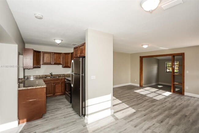 Foto del edificio - 5835 SW 117th Ave