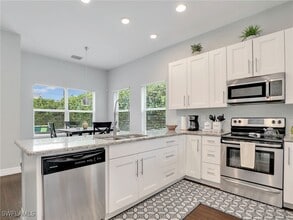 Building Photo - 3037 Lunar St