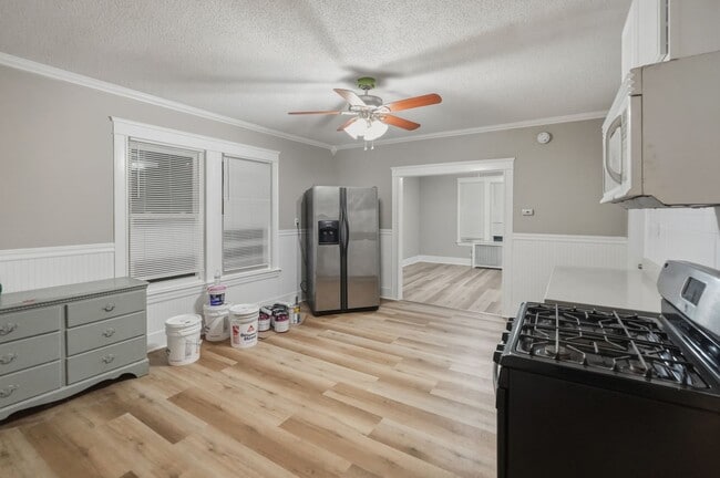 Foto del edificio - 425-427 Wood Ave