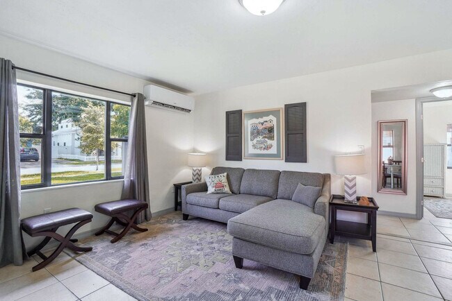 Foto del edificio - 662 Callahan St