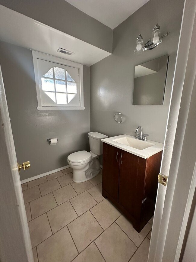 Foto del edificio - Charming 3 Bed with 2 Baths