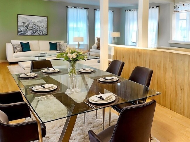 Building Photo - 246 Ash St