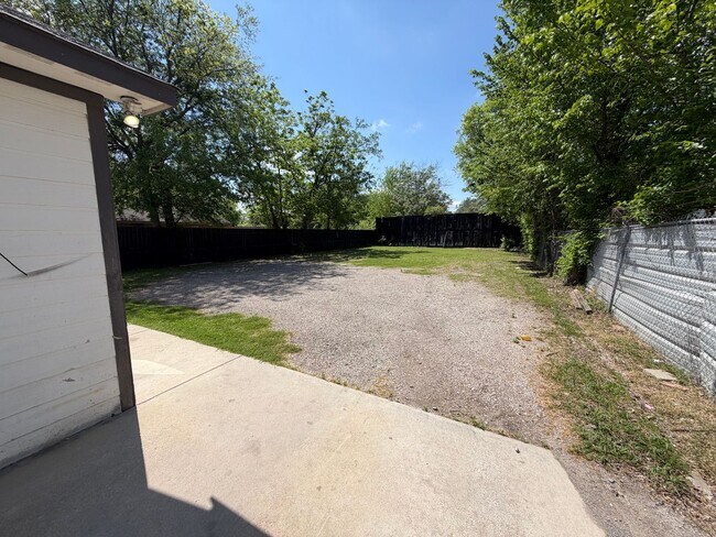 Foto del edificio - Come and see this well-kept beautiful home today!