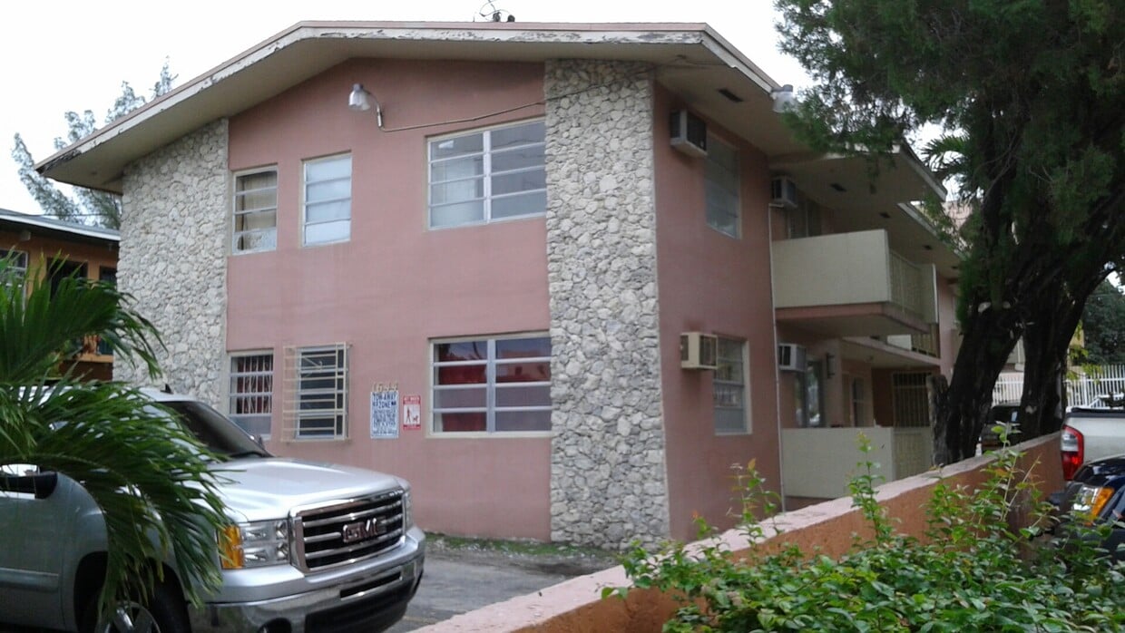 Primary Photo - 1644 SW 2nd St
