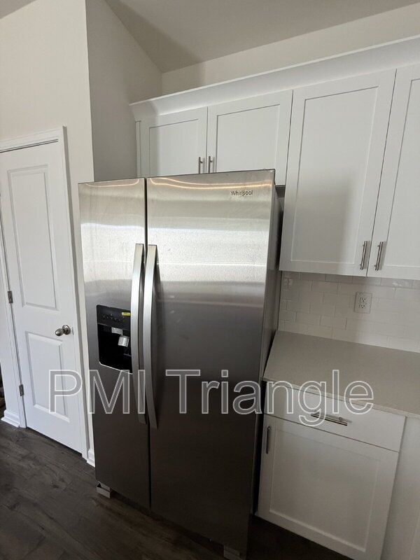 Building Photo - 434 Belgian Red Wy