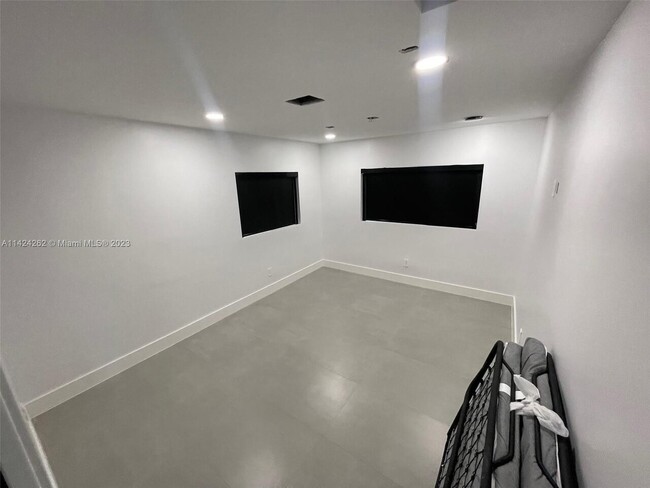 Building Photo - $4,500 15843 Fairway Heights Blvd # 0