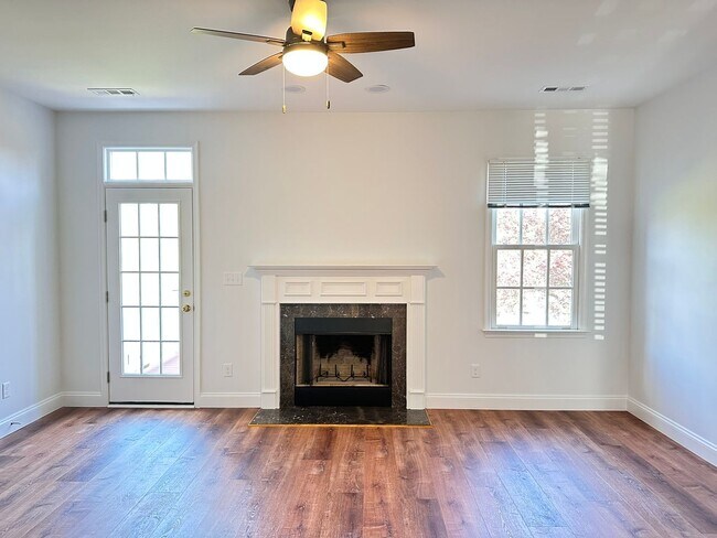 Building Photo - 9037 West End Circle- Fully Remodeled!