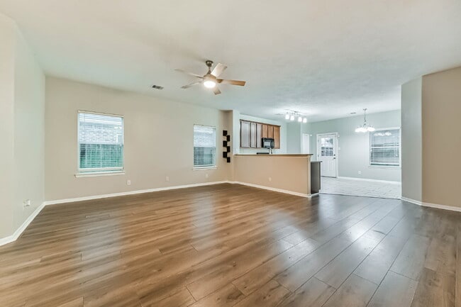 Foto del edificio - Beautiful 4-Bedroom, 2-Bath Home in Bay Co...