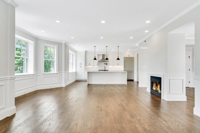 Foto del edificio - 128 Longwood Ave