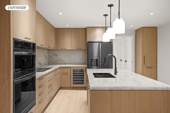 Building Photo - 306 E 15th St