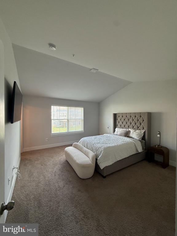 Building Photo - 2773 Town View Cir