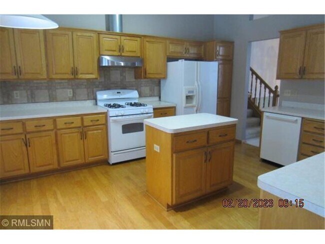 Building Photo - 9018 Windsor Terrace