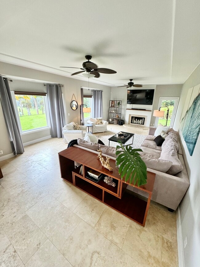 Building Photo - 714-714 Kanalani Pl