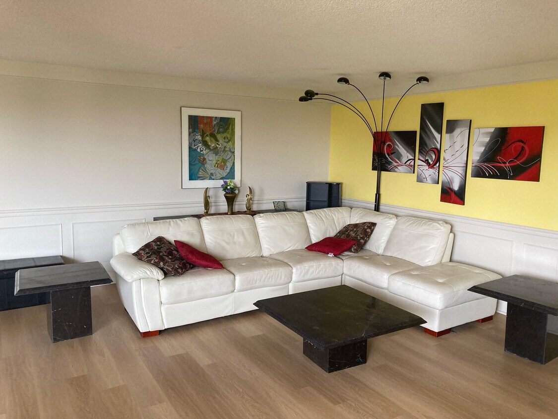 Photo principale - 10155 114 St NW