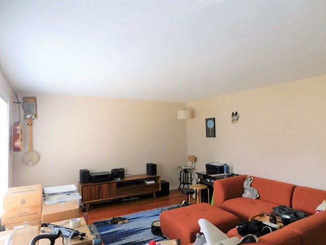 Foto del edificio - One-Bedroom in the Heart of Capitol Hill