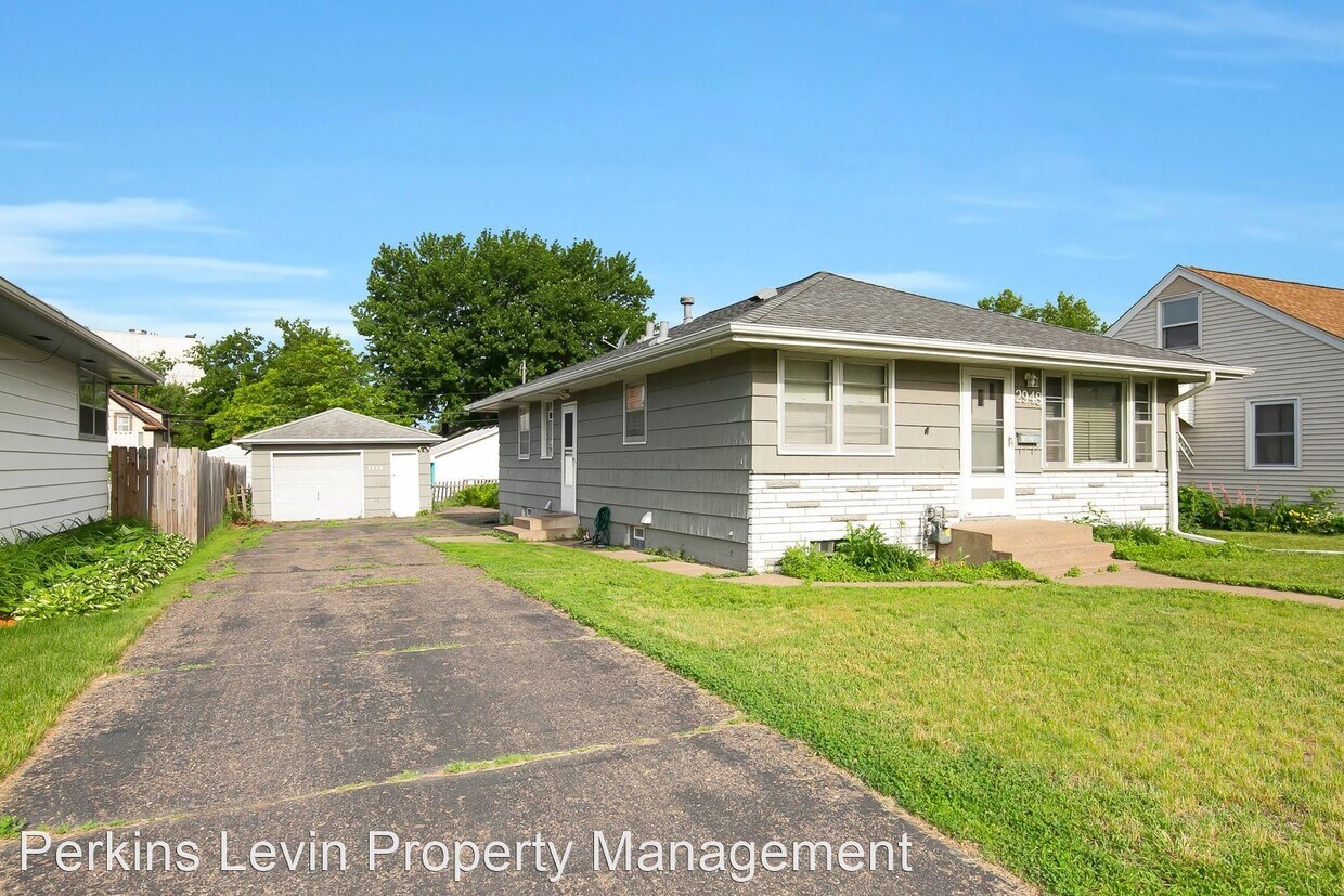 Primary Photo - 3 br, 1.5 bath House - 2948 Grand St Ne