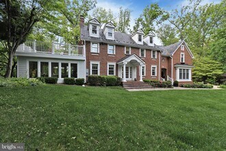 Building Photo - 6907 Bradley Blvd