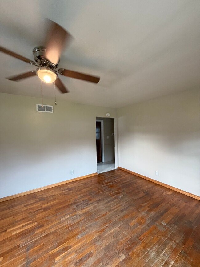 Foto del edificio - Spacious 2 Bedroom Home Holland Northside
