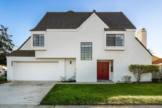 Foto del edificio - Large Renovated 3bed x 2.5bath Townhouse with Private Patio & 2-Car Garage