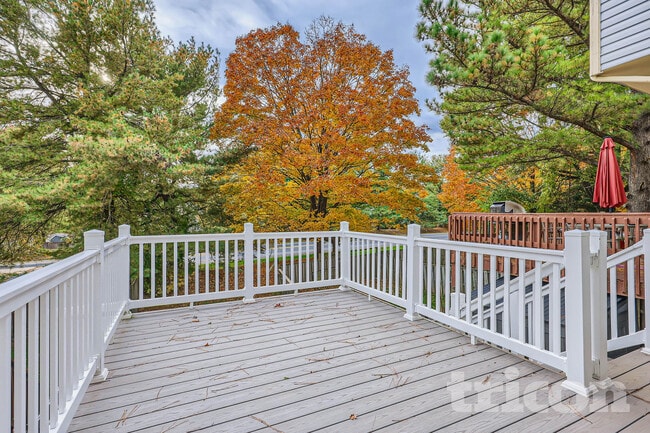 Building Photo - 3326 Midland Ct