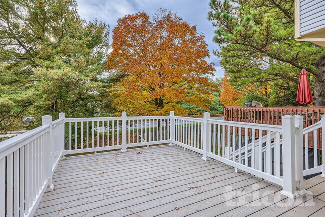 Foto del edificio - 3326 Midland Ct