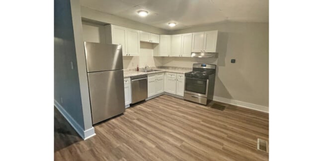Building Photo - 714