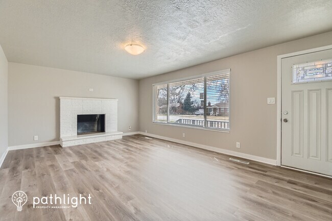 Foto del edificio - 2130 North 4650 West, Plain City, UT, 84404