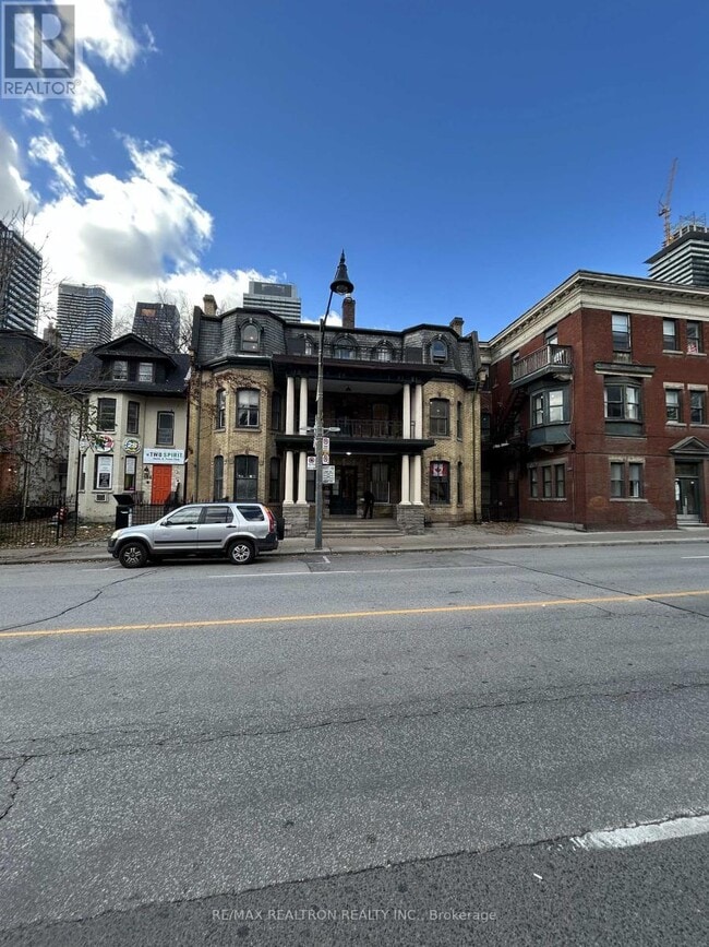 Building Photo - 592 Church St