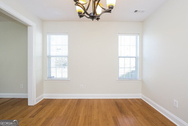 Building Photo - 118 Bainbridge Ct