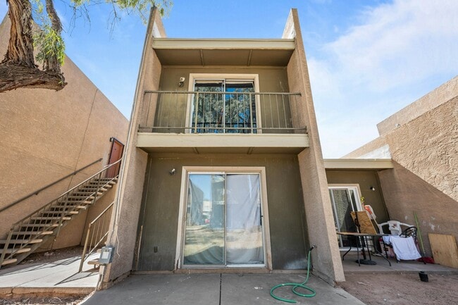 Photo - 2814 E Marconi Ave Apartment