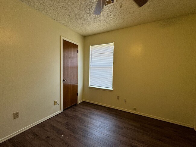 Foto del edificio - 6124 SW Oakcliff Ave