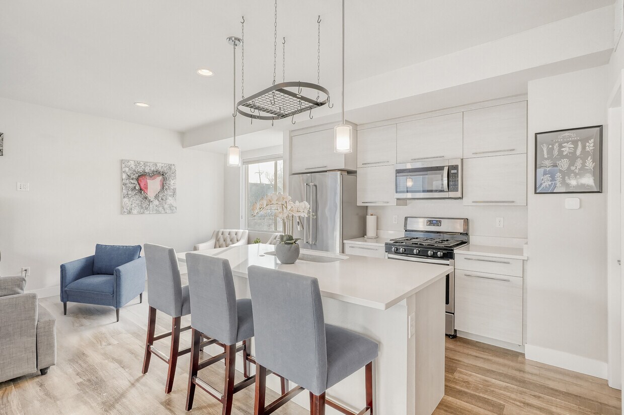 Photo - 5642 W 10th Pl (Lakewood, CO)