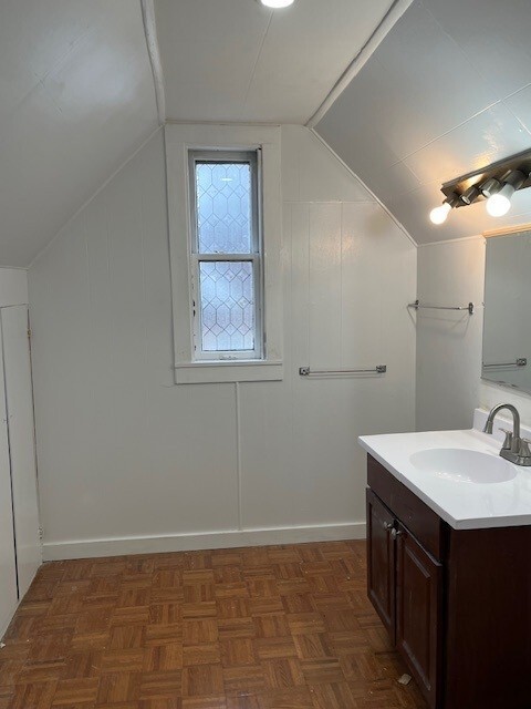 Building Photo - 151 W Glen Ln