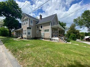 Building Photo - 21 Highland Ave