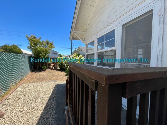 Foto del edificio - Centrally Located Santa Cruz 3 Bedroom 2 B...