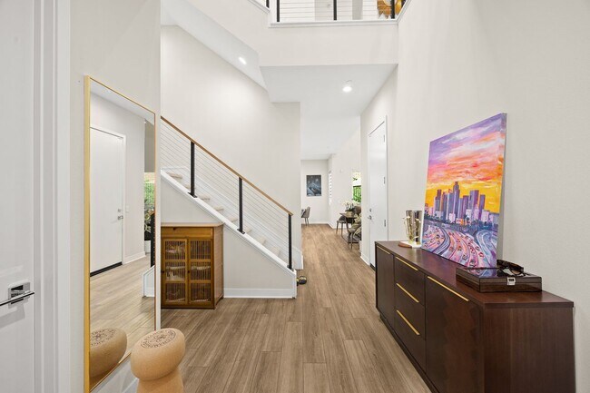 Foto del edificio - 478 Sycamore Dr