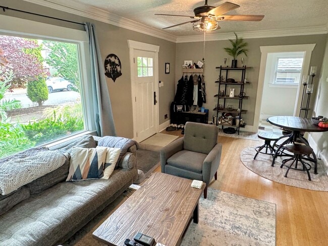Building Photo - Rose City Park Bungalow with Finished Atti...