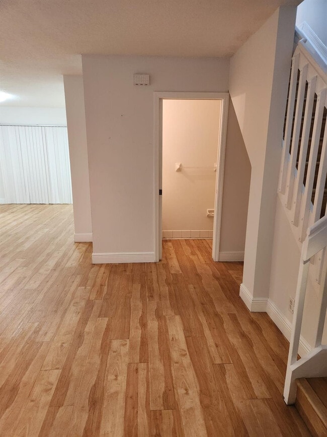 Building Photo - 1137 American Way