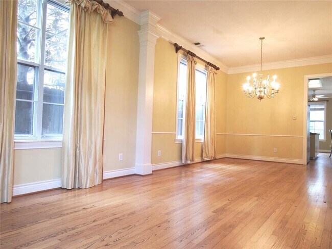 Foto del edificio - 4621 Maple St