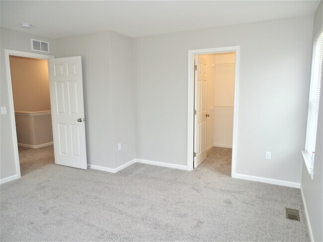 Foto del edificio - 52 Michael Ln