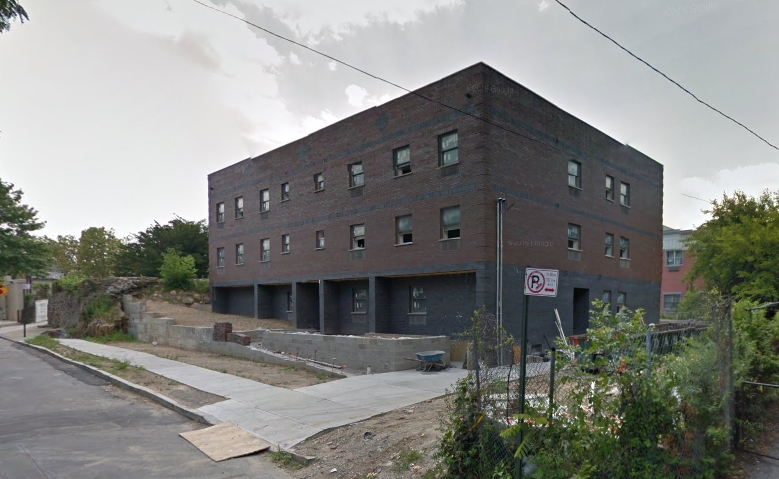Primary Photo - 3221 Colden Ave