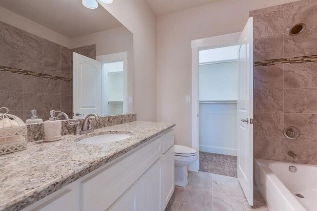 Photo - 203 Belleville Dr House