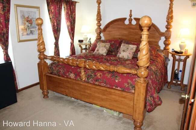 Building Photo - 3 br, 1.5 bath House - 820 Huntly Court