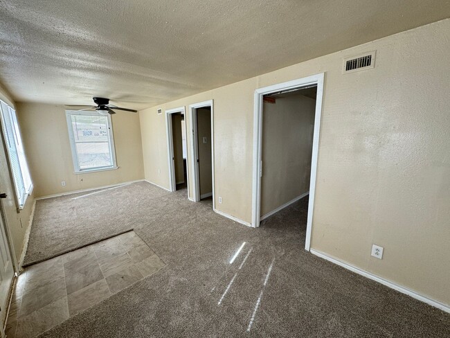 Building Photo - 360 Virtual Tour Available