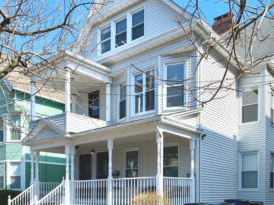 Primary Photo - 83 Foster St