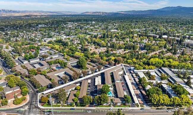 Building Photo - Cherry Creek